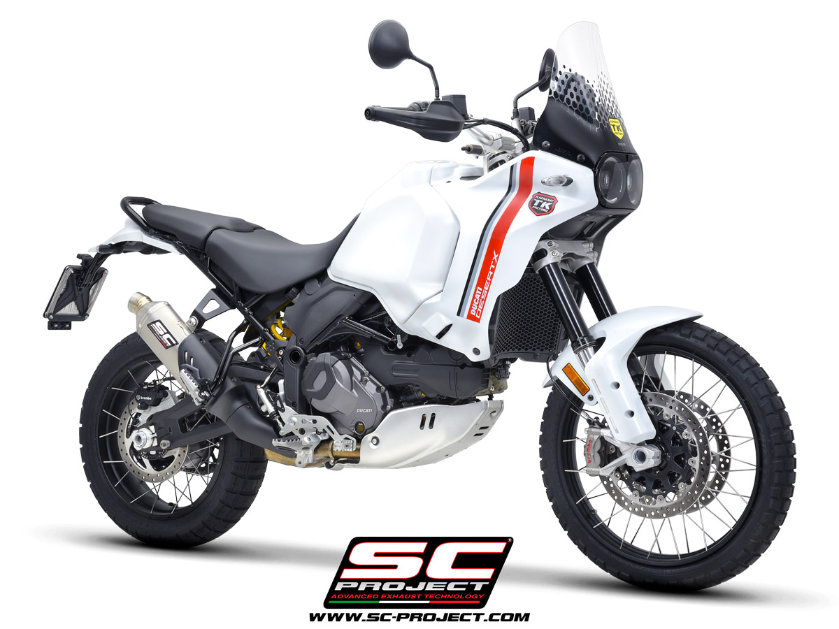 Ducati_DesertX_my2022_Slip-On_RallyRaid_Omologato_3-4Anteriore