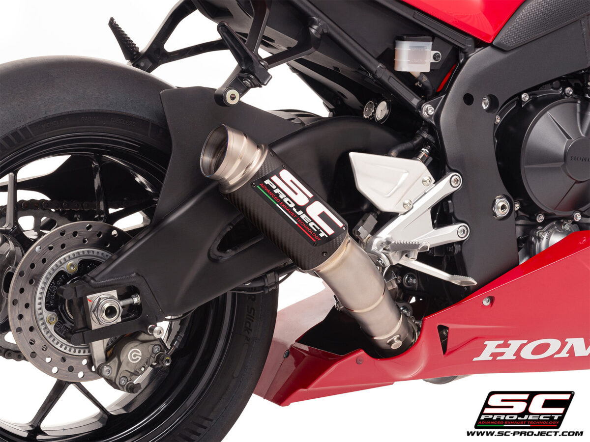 0039122_gp70-r-carbon-fibre-exhaust-with-titanium-exhaust-valve
