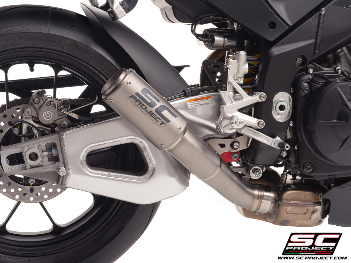 0039651_cr-t-titanium-exhaust-with-stoneguard-grid