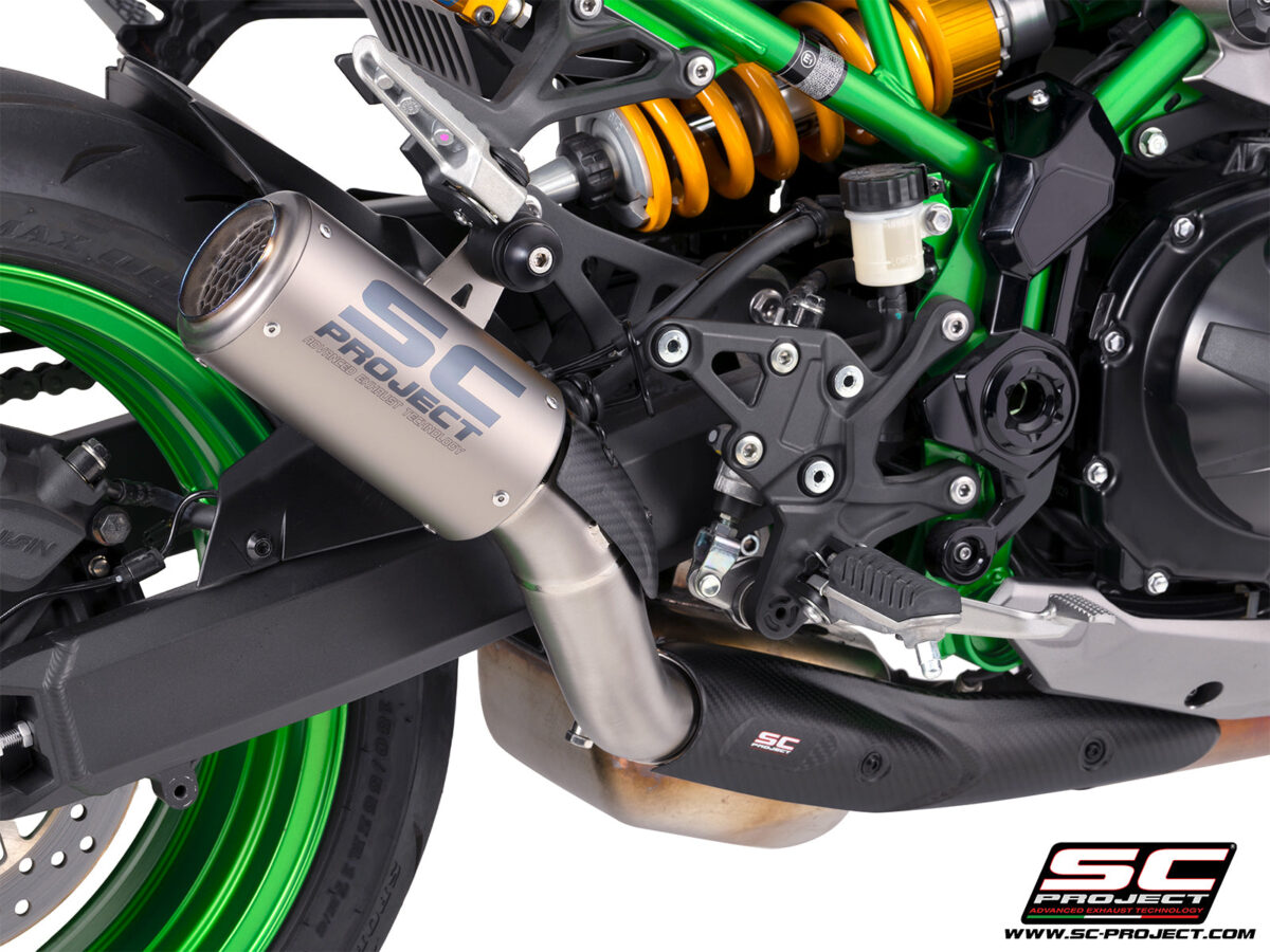 0040883_cr-t-titanium-exhaust-with-carbon-fiber-heel-guard-and-protection 0040883_cr-t-titanium-exhaust-with-carbon-fiber-heel-guard-and-protection