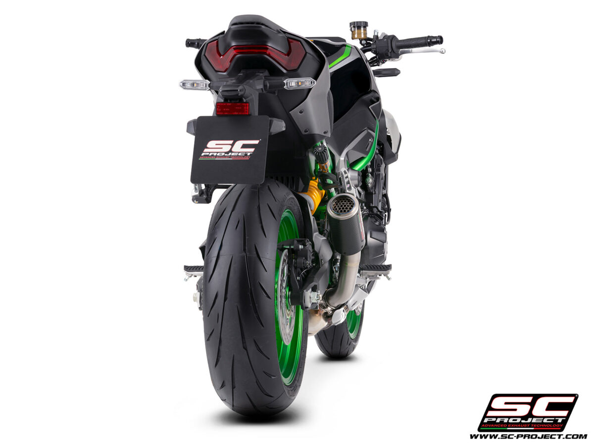 0040888_cr-t-carbon-fibre-exhaust-with-carbon-fiber-heel-guard-and-protection 0040888_cr-t-carbon-fibre-exhaust-with-carbon-fiber-heel-guard-and-protection